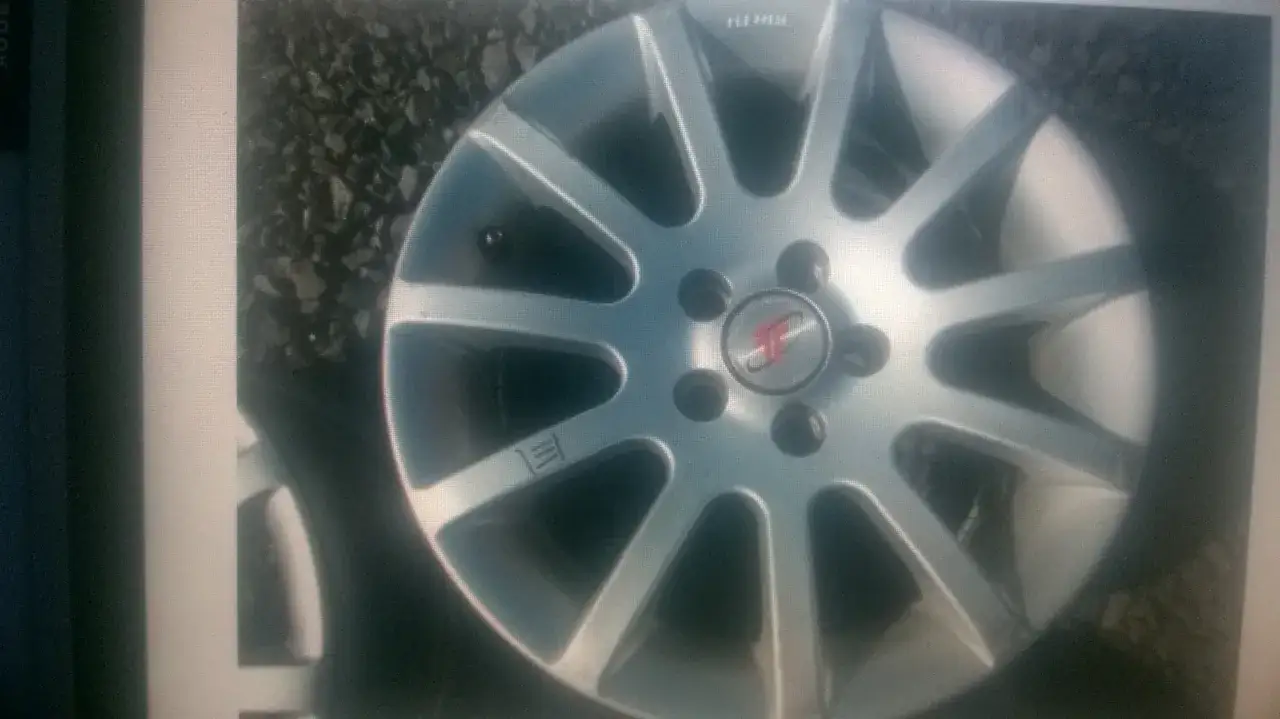 Jakiej firmy felgi wybrać? Ranking marek, porównanie cen i praktyczne porady