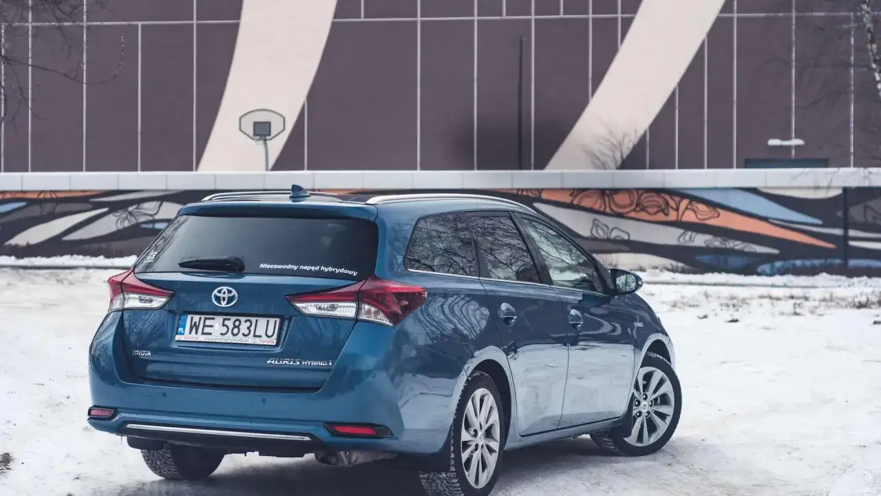 Toyota Auris Hybrid: Ile naprawdę pali? Realne spalanie 3,5-7,5 l/100 km