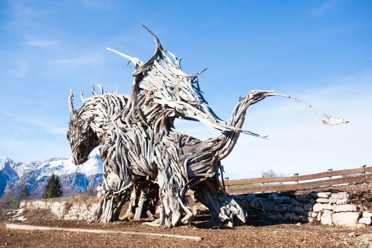 Jak stworzyć wyjątkową rzeźbę z recyklingu – inspiracje i praktyczne porady