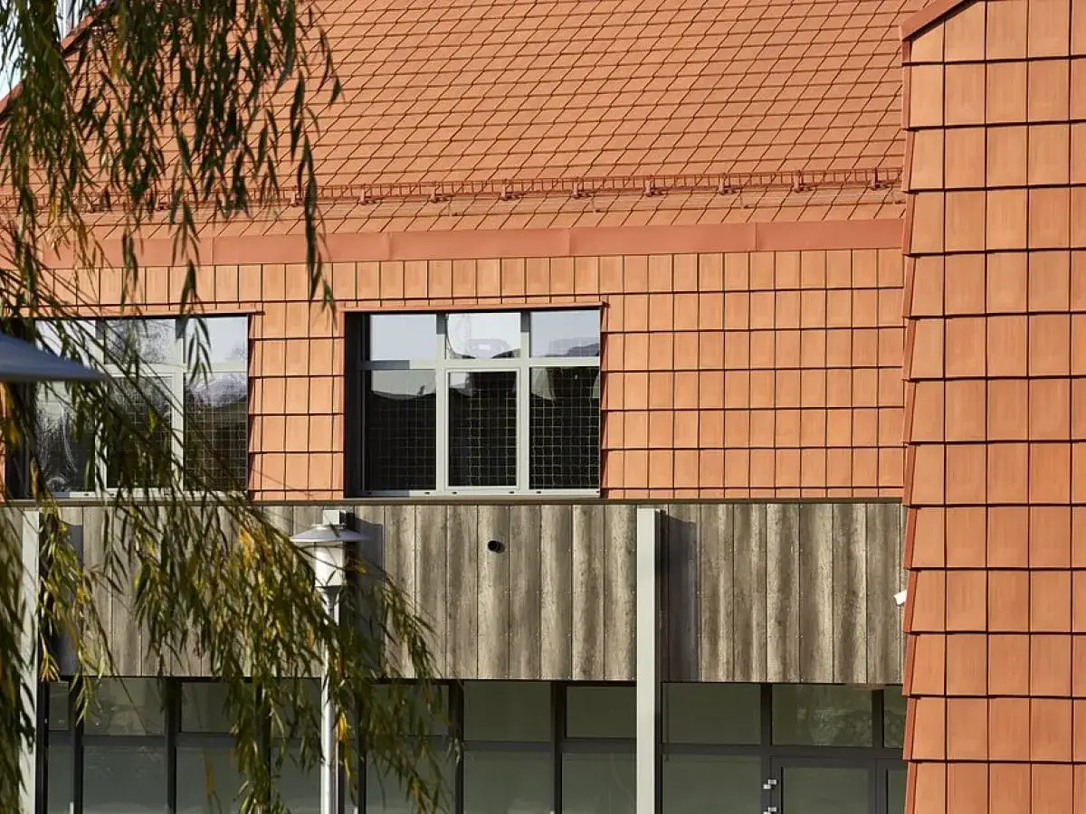 Fasada budynku: Definicja, funkcje i materiały. Co musisz wiedzieć?