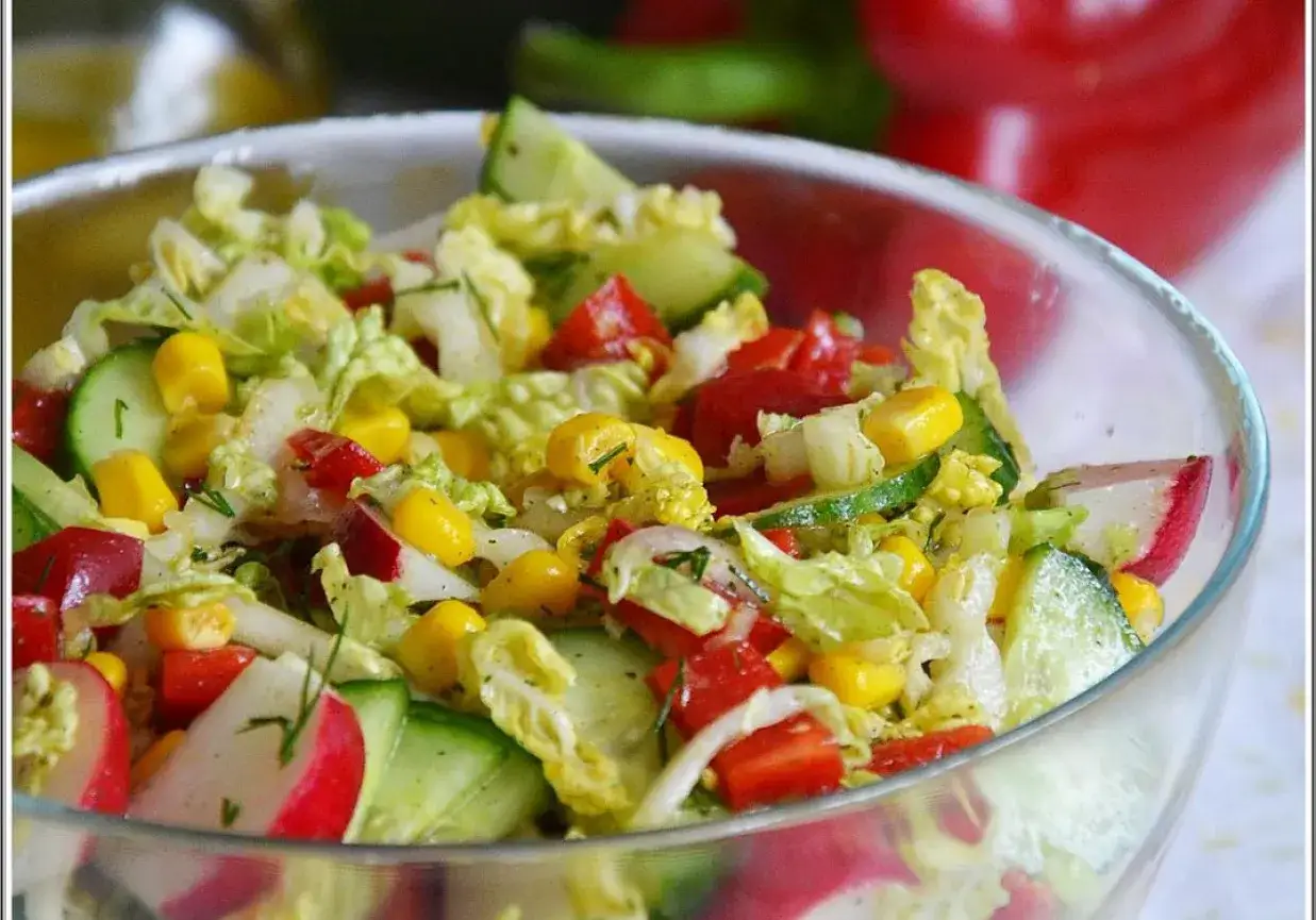 Sałatka na grilla z kapusty pekińskiej - lekka i orzeźwiająca propozycja