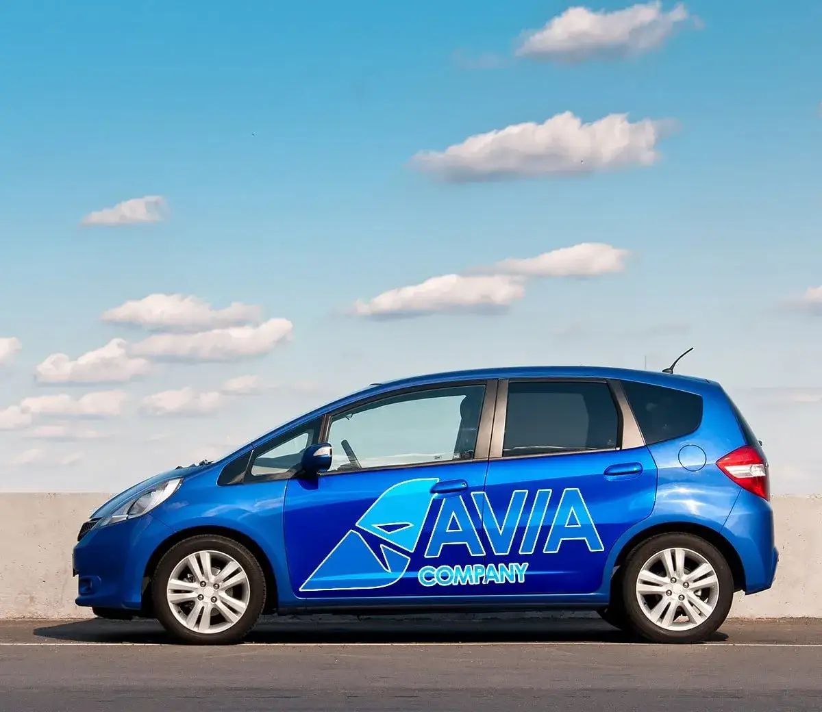 Folia polimerowa druk – trwałość, technologie i zastosowania w reklamie