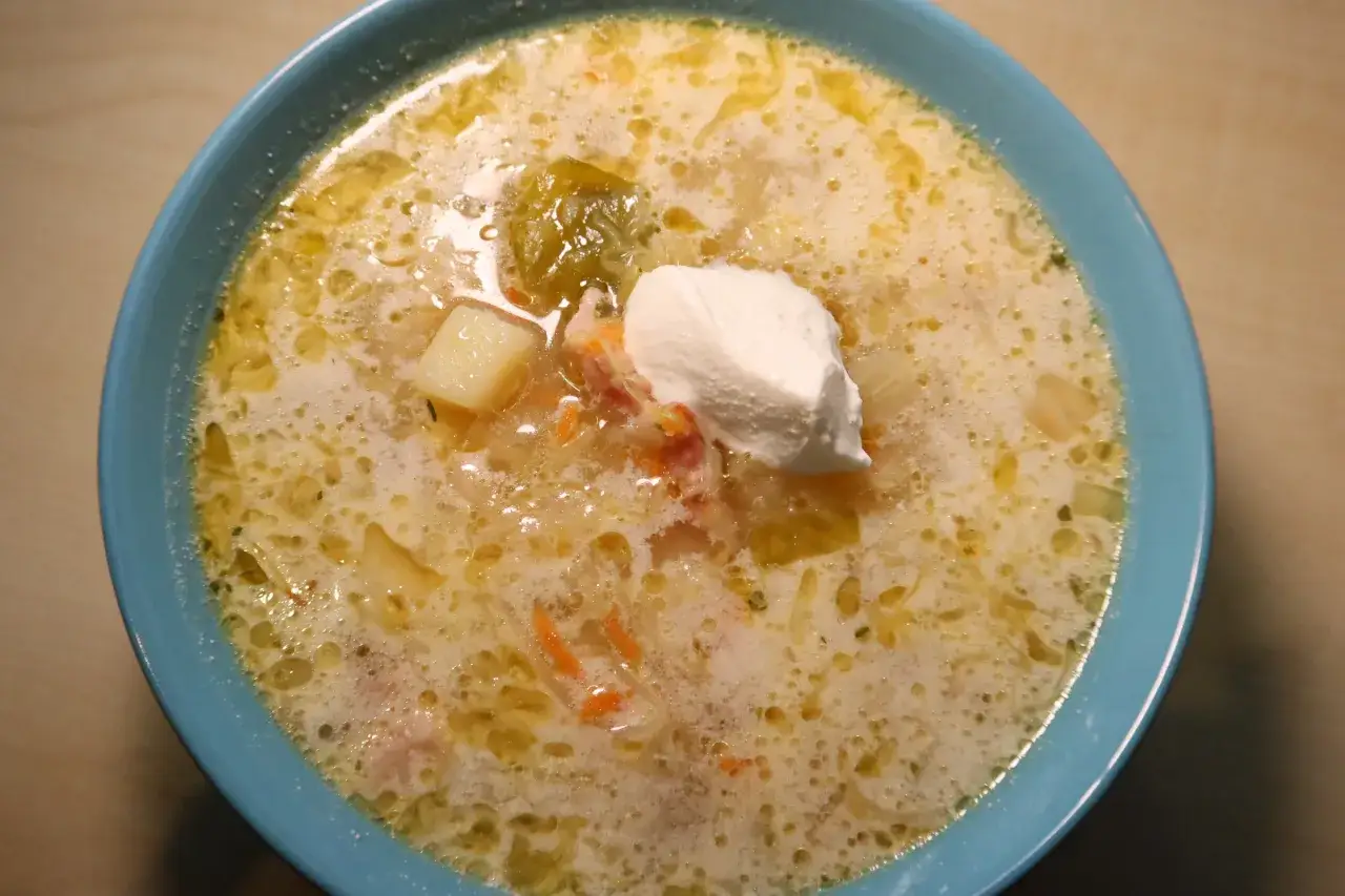 Zupa na golonce: 5 przepisów na sycące dania obiadowe