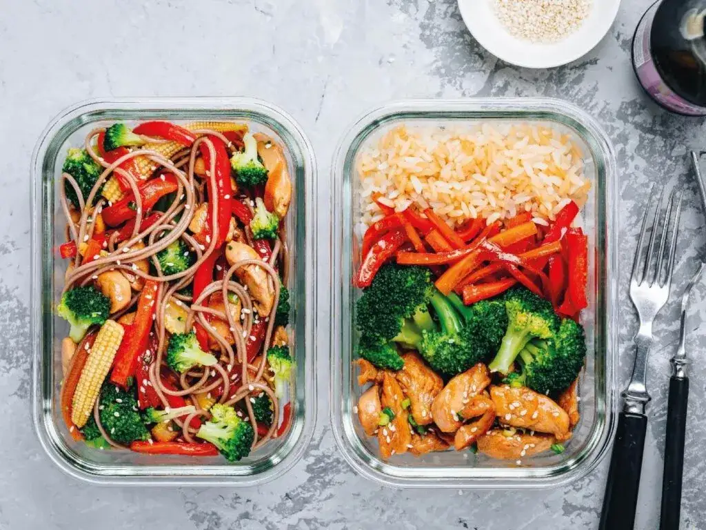 Proste i zdrowe przepisy na lunch do pracy, które pokochasz