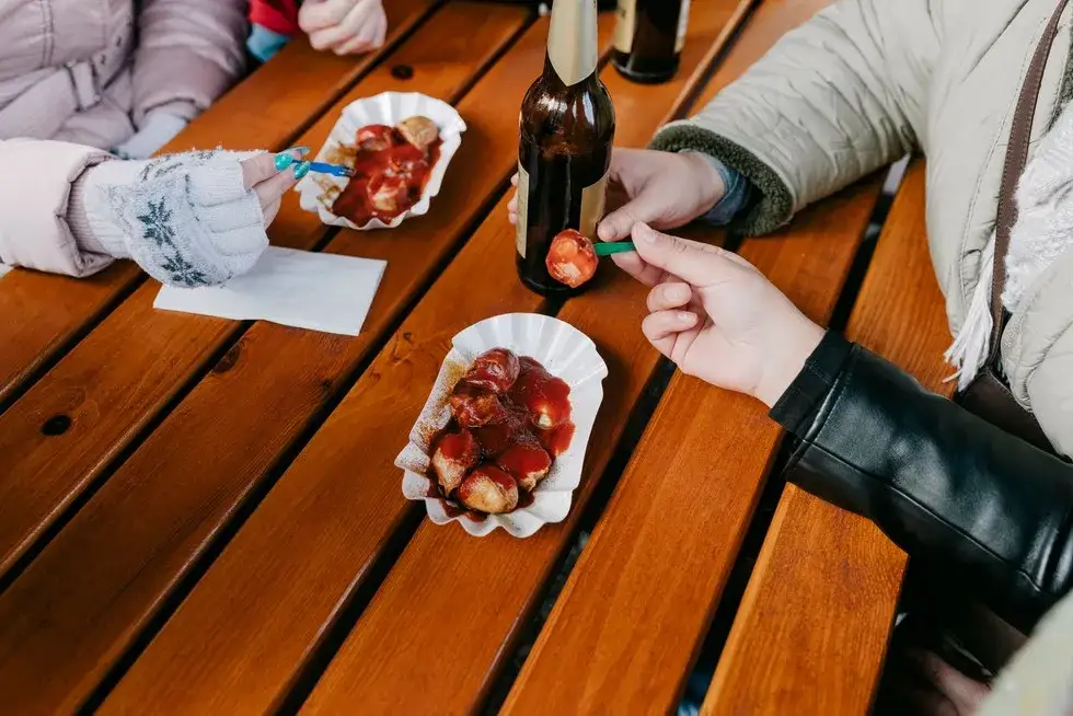 Co zjeść w Berlinie? Odkryj najlepsze lokalne specjały i smaki
