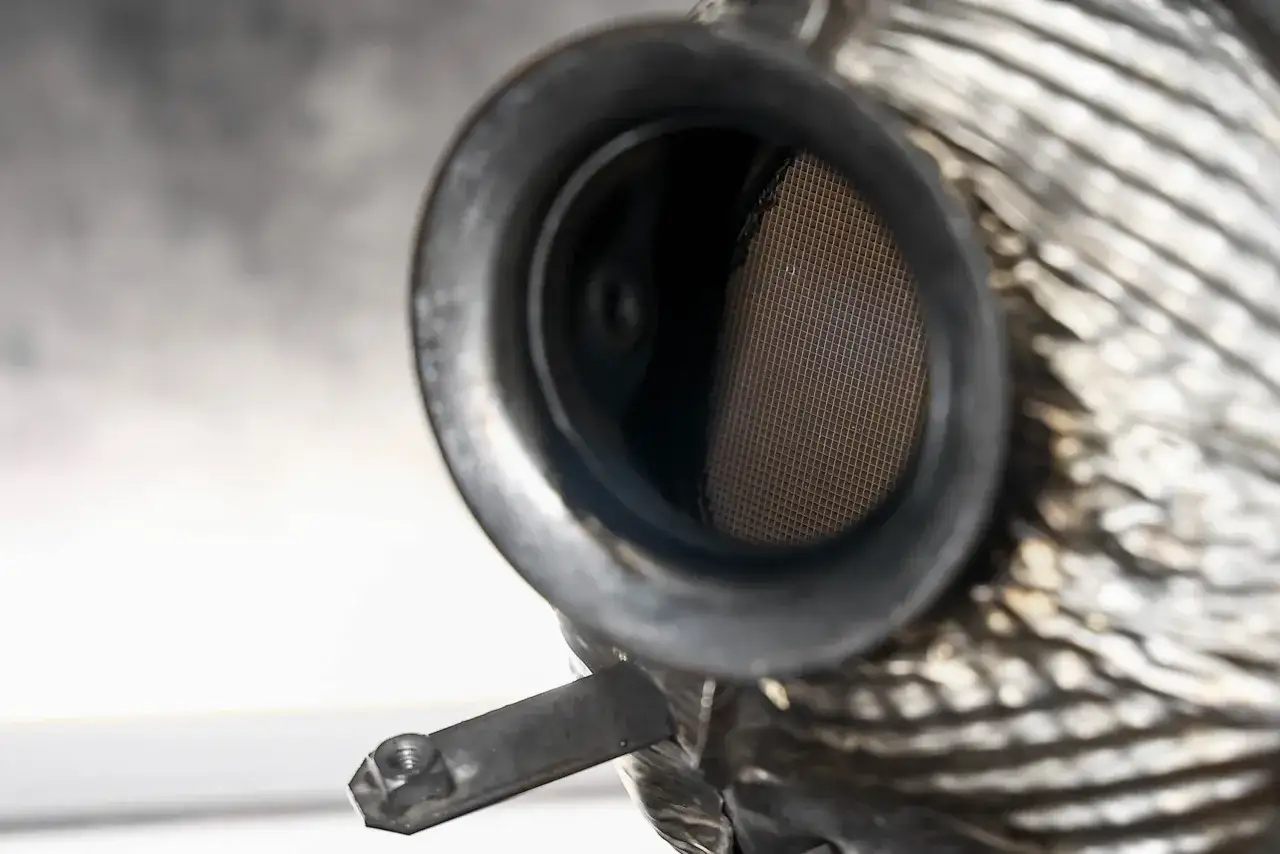 Dymienie po DPF? Rozwiąż problem i uniknij kar!