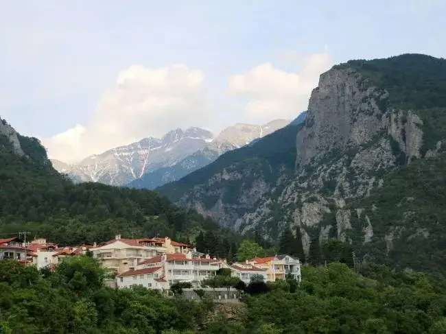 Gdzie znajduje się góra Olimp? Odkryj jej tajemnice i historię