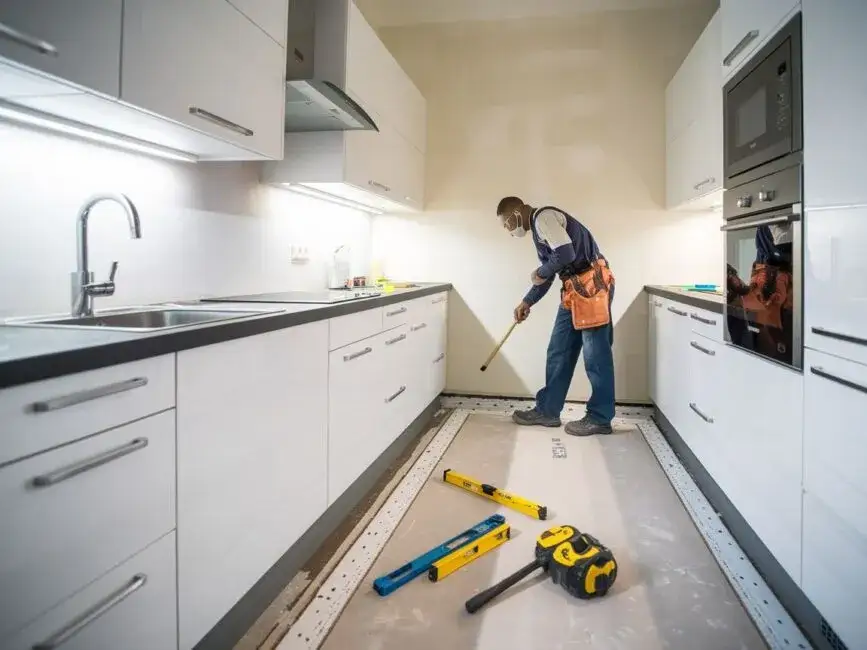 Jak powiesić szafkę: 10 prostych kroków dla każdego majsterkowicza