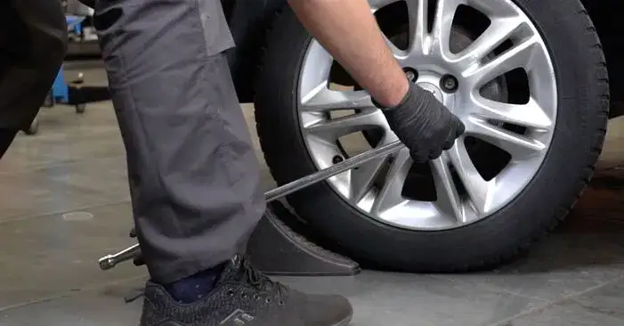 Jak łatwo i bezpiecznie wyjąć koło zapasowe w Opelu Combo – krok po kroku