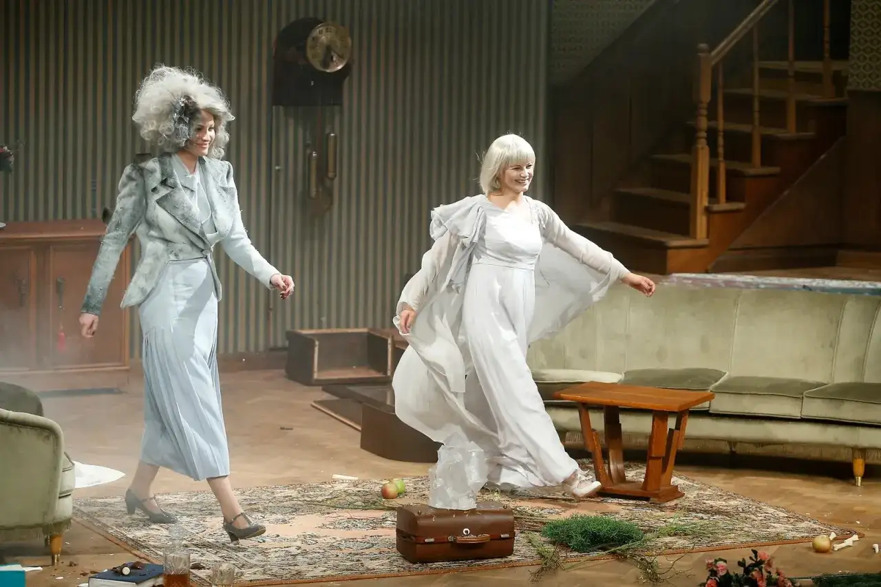 Medium w Teatrze Kwadrat – poznaj intrygującą fabułę i obsadę