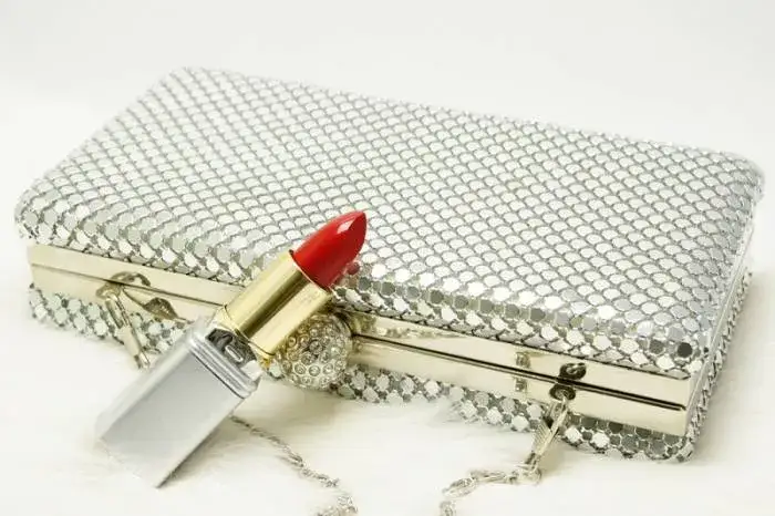 Co zabrać na wesele jako gość, aby uniknąć faux pas i cieszyć się zabawą