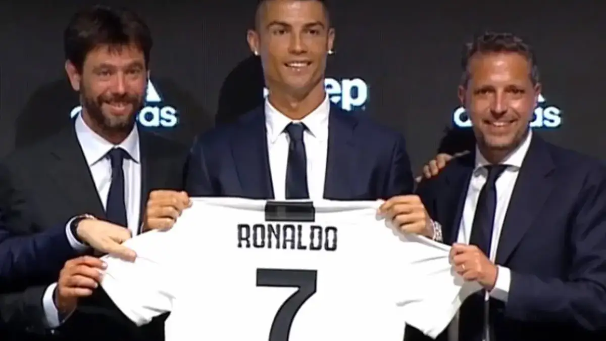 Ronaldo zarobki na minutę: Ile naprawdę zarabia najlepszy piłkarz?