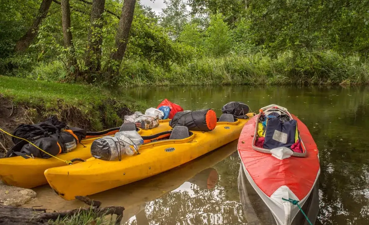 Kajaki co trzeba wiedzieć: uniknij najczęstszych błędów początkujących