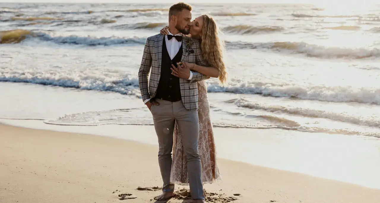 Jak dobrać garnitur do sylwetki, aby wyglądać szczuplej i stylowo