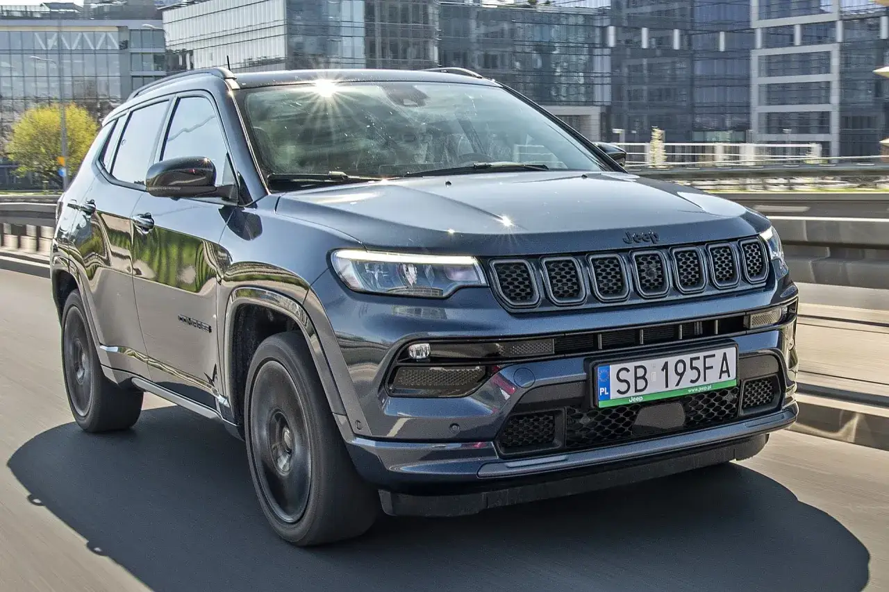 Jeep Compass wymiary: Czy zmieści się w Twoim garażu?