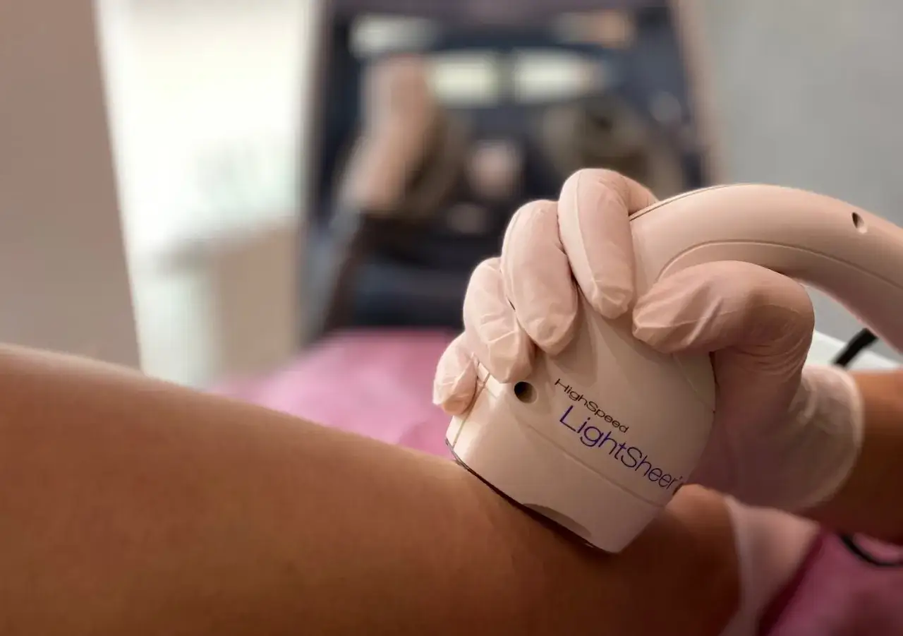 Czy golenie depilatorem boli? Poznaj prawdę o bólu i ulgach