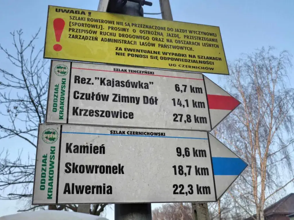 O ile kilometrów szlak czarny jest dłuższy od innych szlaków?