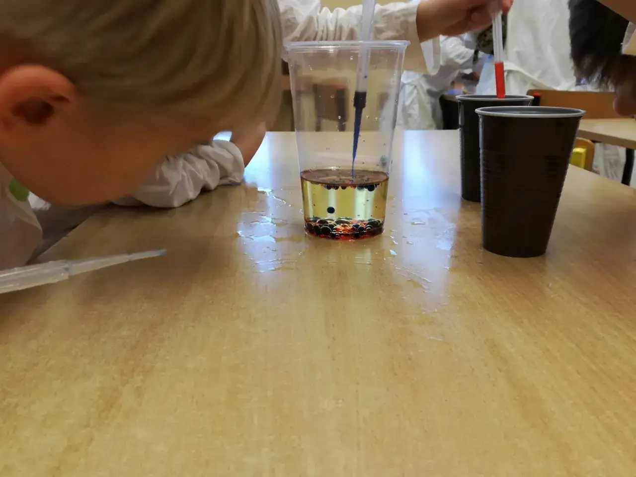 Eksperymenty z lodem dla dzieci: proste, bezpieczne i fascynujące!