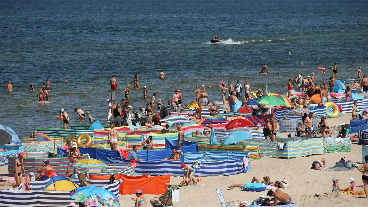 Jak tanio nad morze? Ranking miejsc i triki na budżetowy urlop