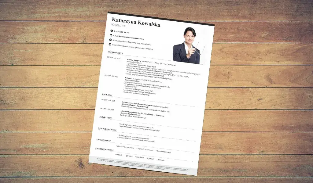 Jak napisać CV? Sprawdź wzór, który przyciągnie rekruterów