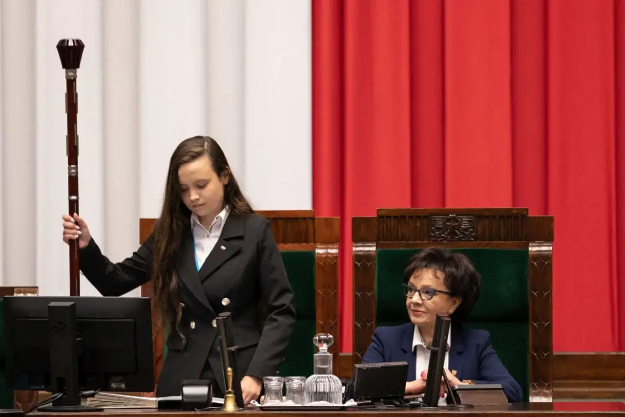 Jak się dostać do Sejmu Dzieci i Młodzieży - proste kroki i wymagania