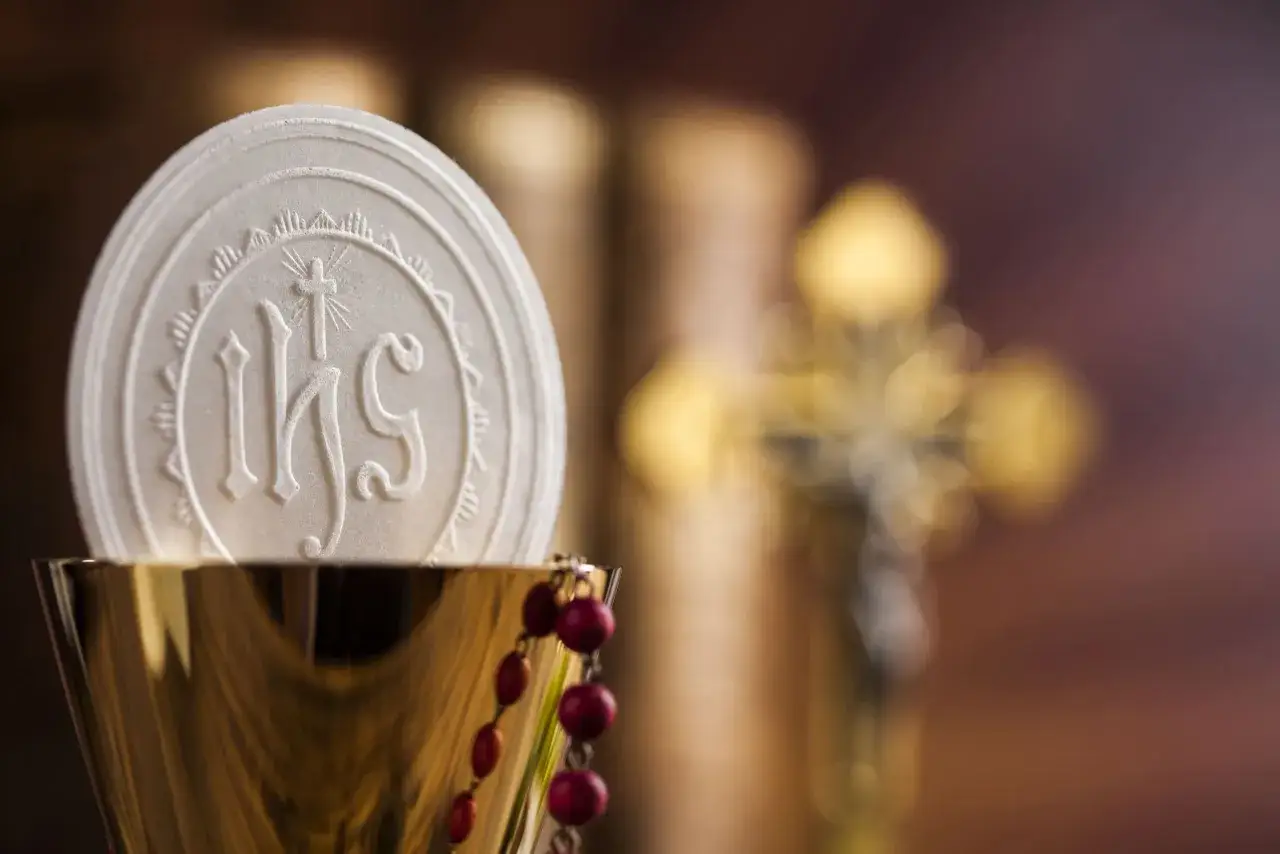 Życzenia komunijne: Słowa, które wzruszą i zostaną pamiątką