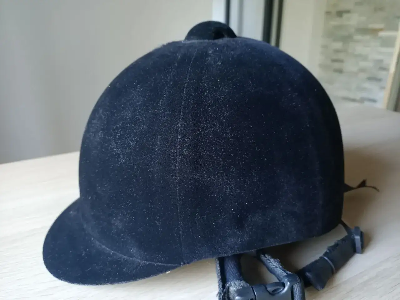 Czapka na kask jeździecki: Jak wybrać styl i bezpieczeństwo?