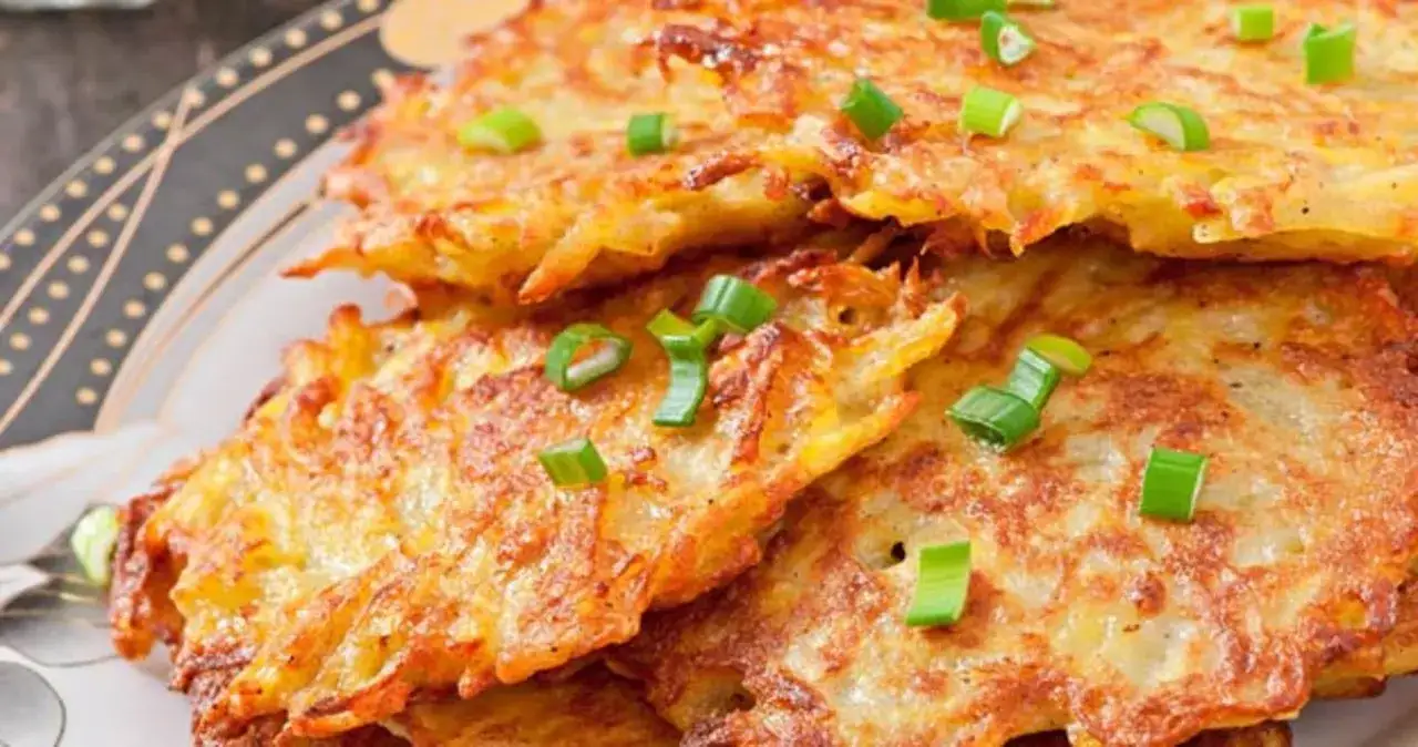 Na jakim ogniu smażyć placki ziemniaczane? Sekrety chrupiących