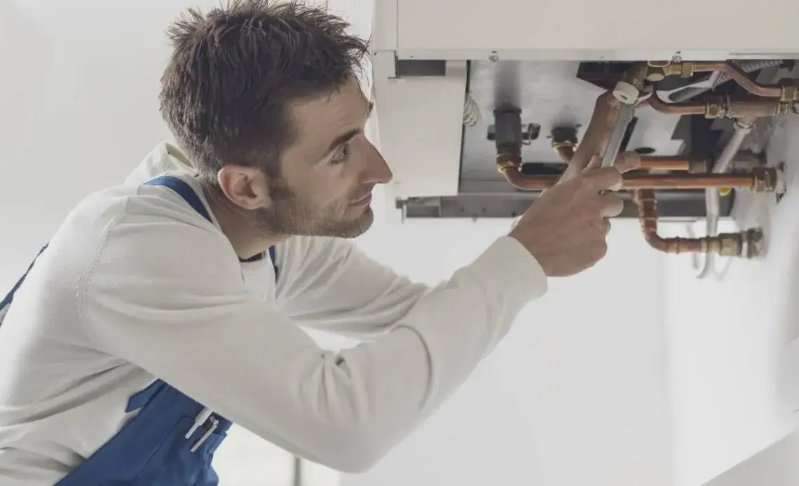 Zapowietrzony bojler objawy – jak je rozpoznać i co zrobić?