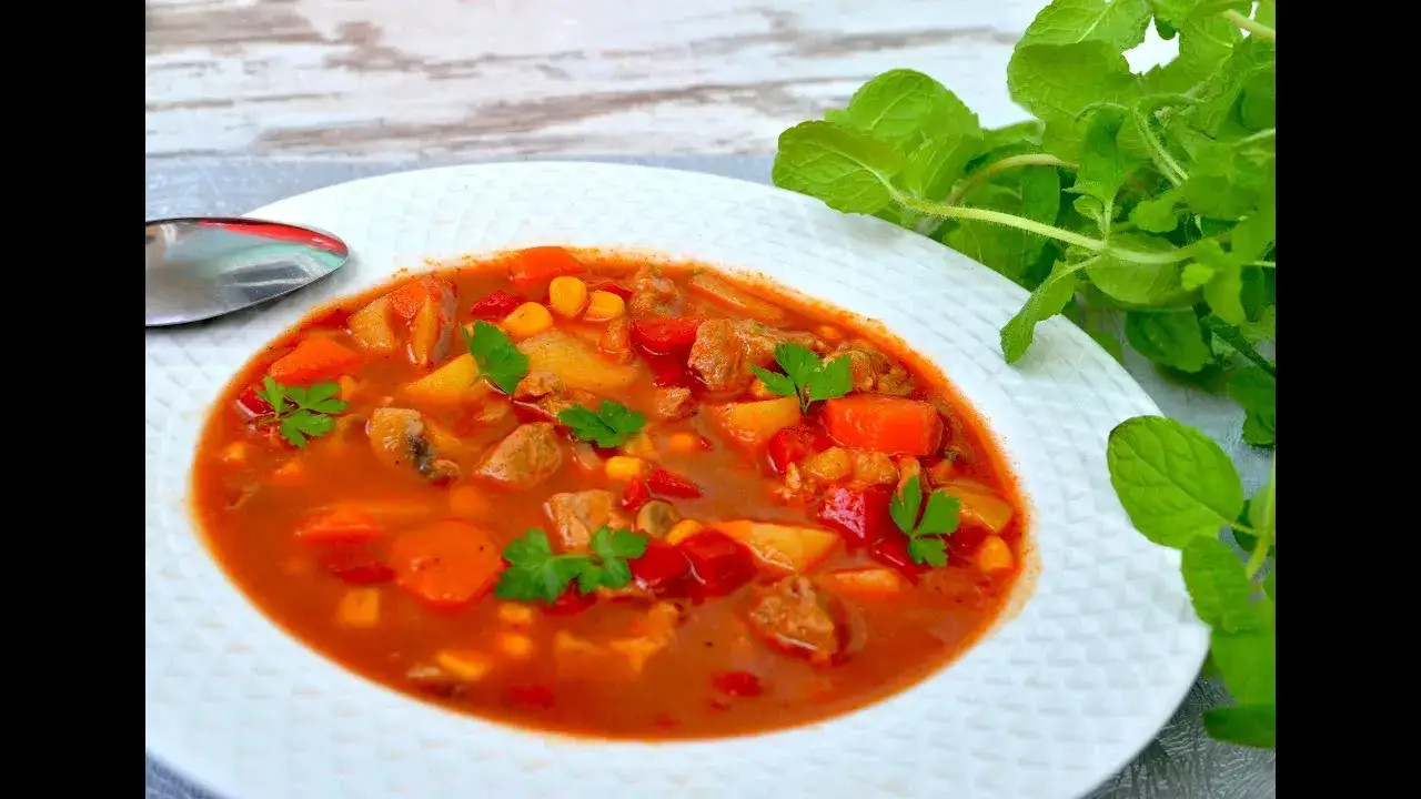 Jak zrobić zupę gulaszową, aby zachwycić smakiem i aromatem