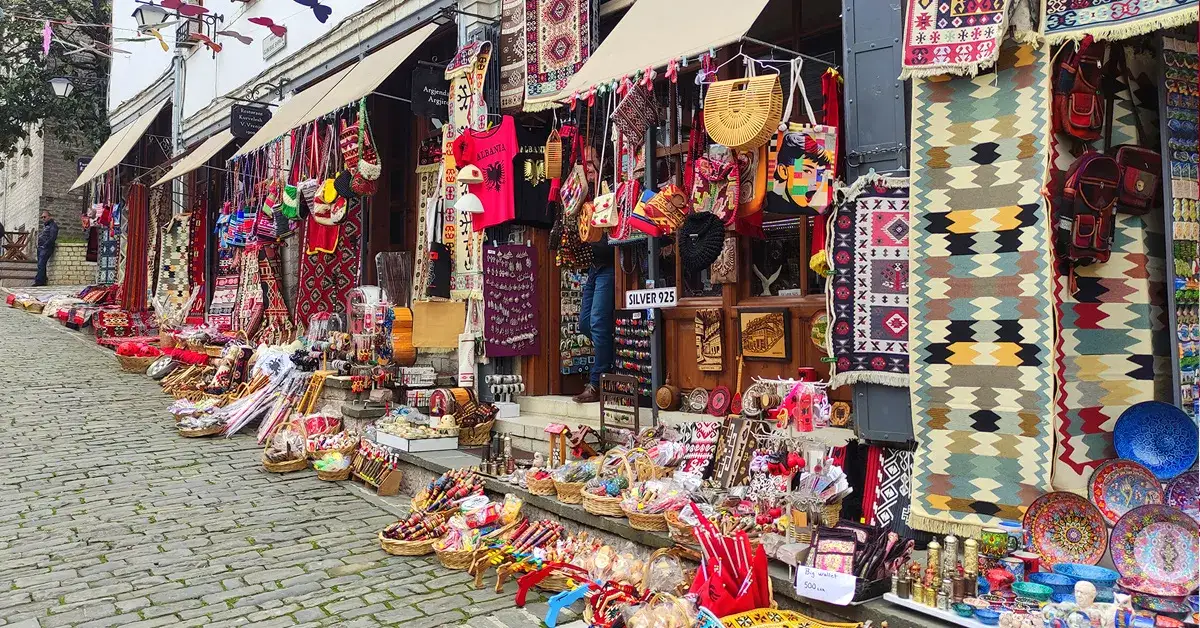 Co warto przywieźć z Albanii? Odkryj autentyczne pamiątki i smaki