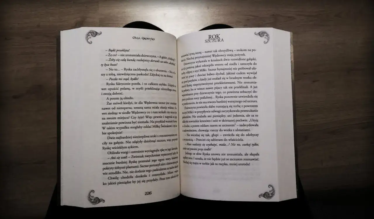 Książka pocket: Co to jest i czy warto ją kupić?