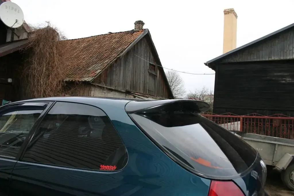 Najlepsze spoilery do Hondy Civic 6 - Wybierz idealny styl i materiał