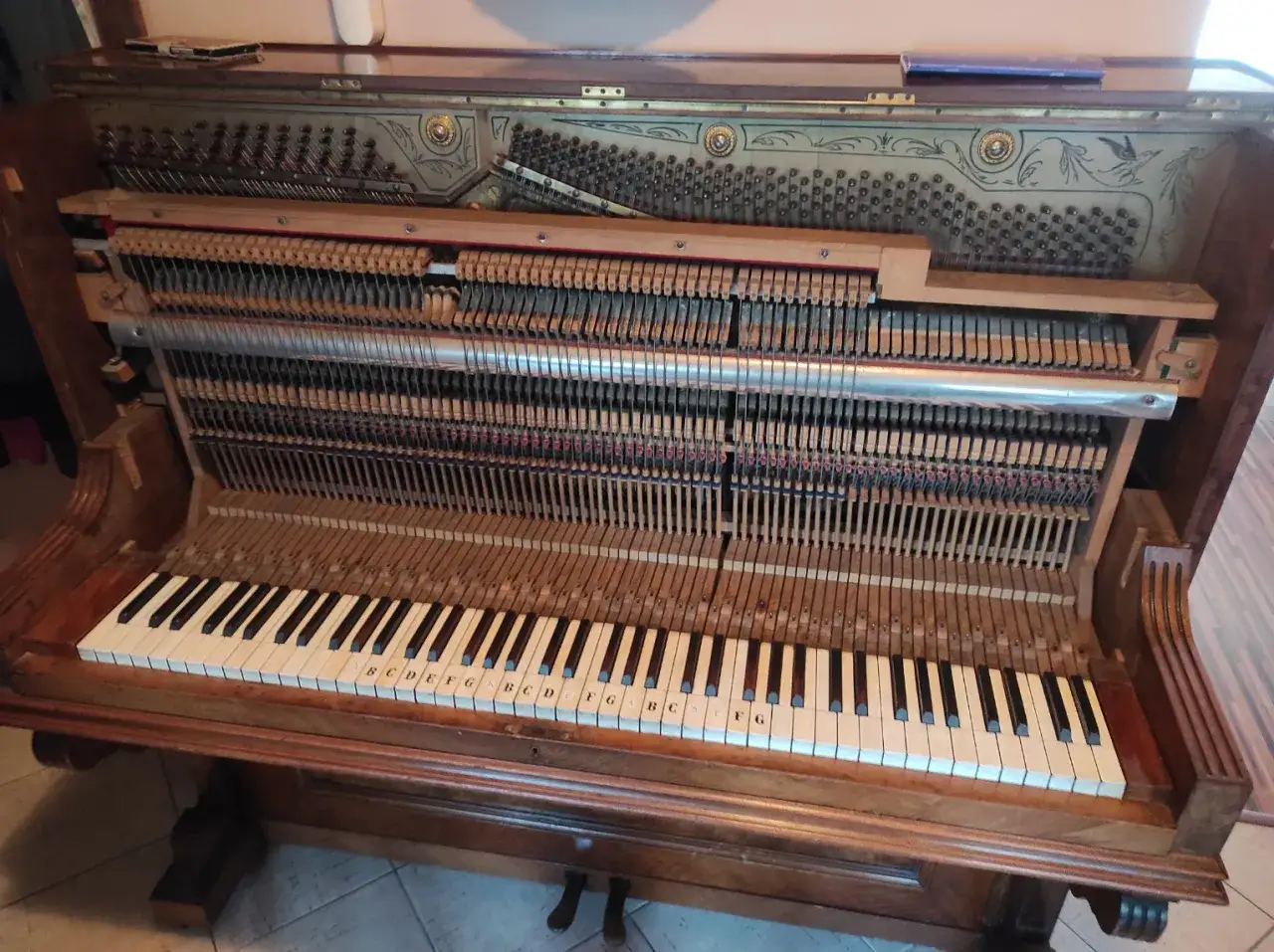 88 klawiszy fortepianu: Dlaczego to standard i jakie są wyjątki?