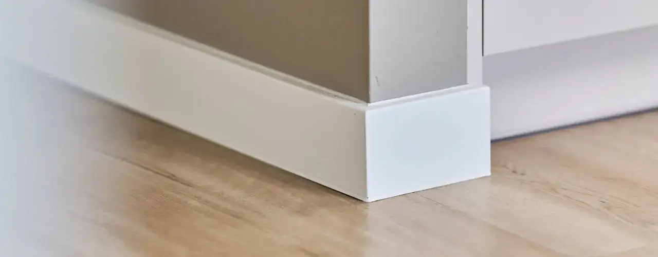 Jakie listwy do paneli wybrać, aby uniknąć kosztownych błędów?