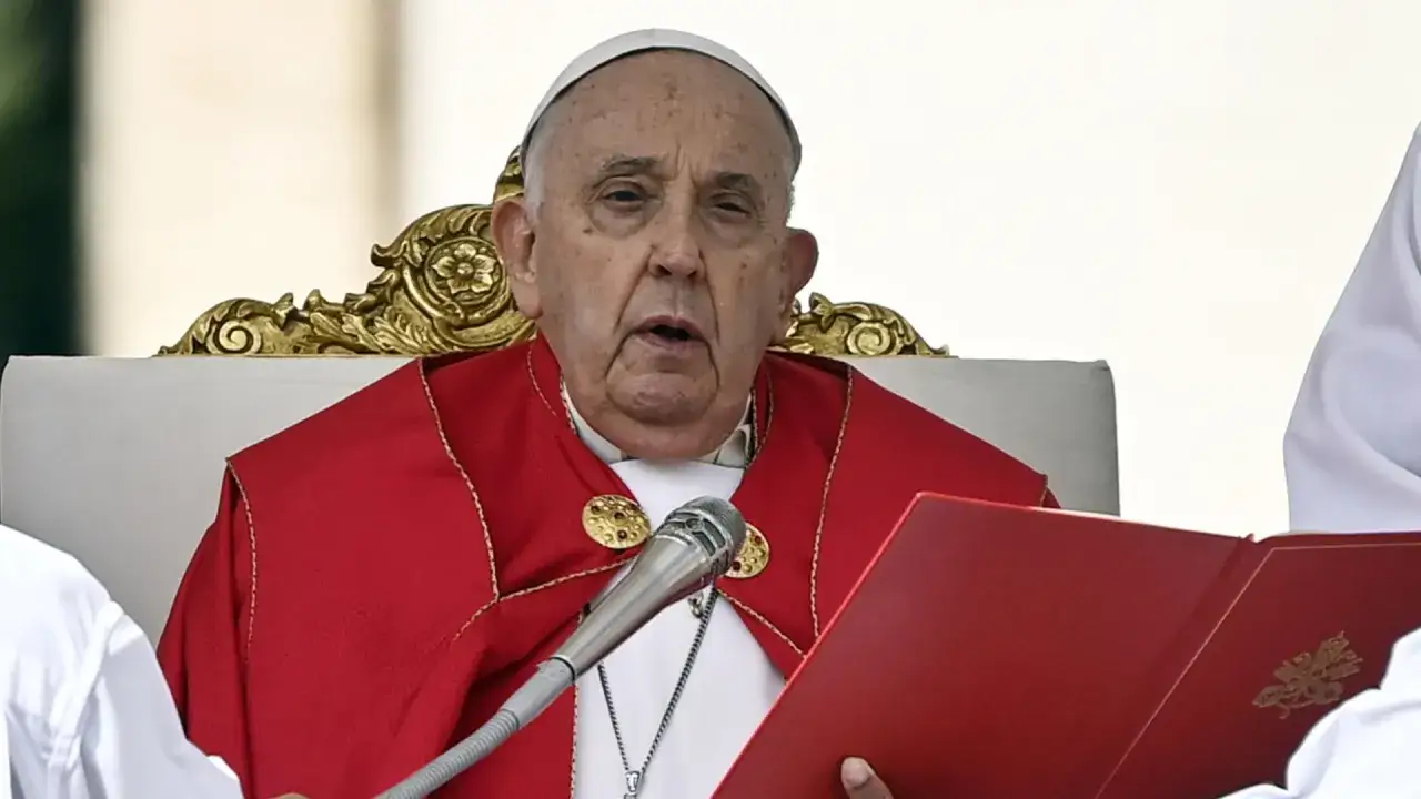 Co się dzieje z papieżem Franciszkiem? Alarmujące wieści o zdrowiu