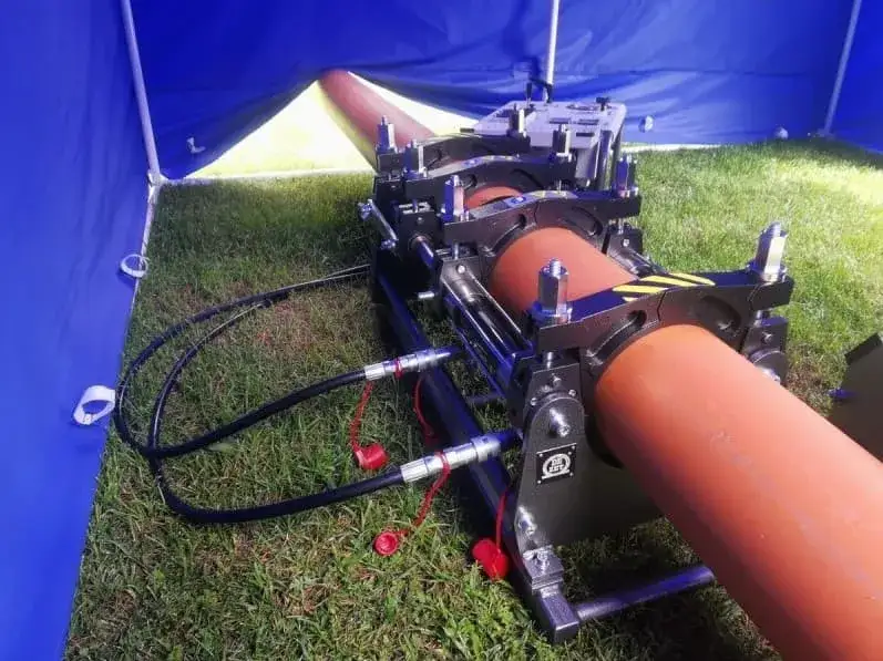 Jak połączyć rurę PE z PP bez problemów - skuteczne metody i porady