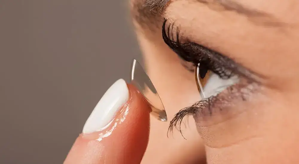 Soczewki wyczuwalne na oku? Rozwiąż problem i odzyskaj komfort!