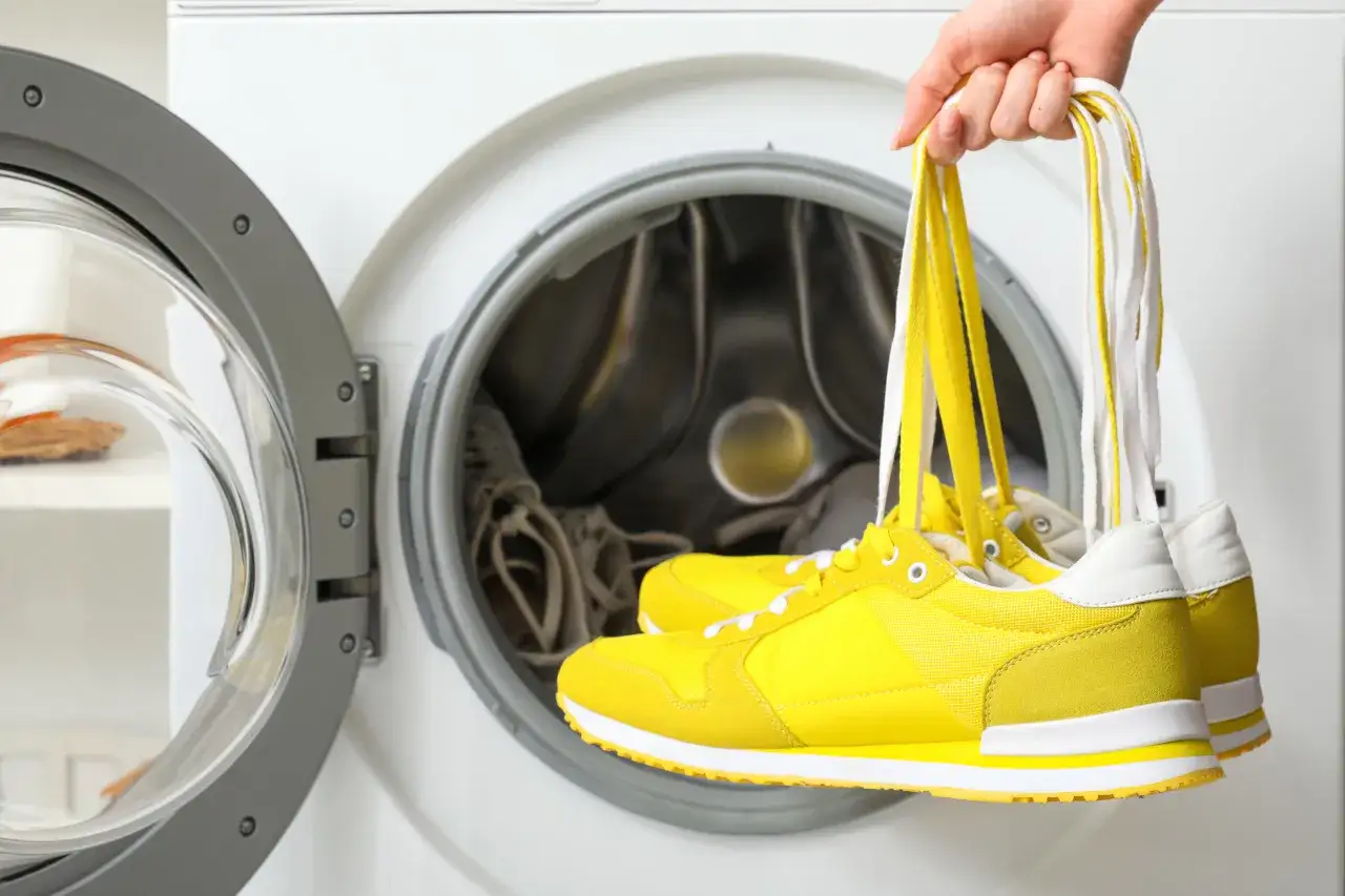 Jak prać trampki w pralce? Czyste buty bez ryzyka zniszczeń