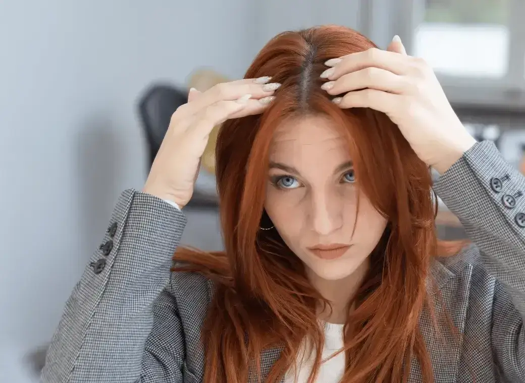 Jak skutecznie ukryć odrosty bez farbowania – proste i naturalne metody