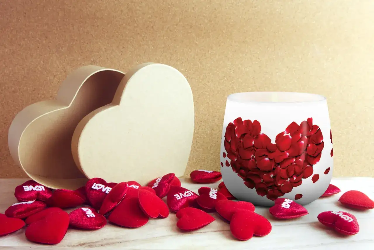 Jak udekorować stół na Walentynki, by stworzyć niezapomnianą atmosferę
