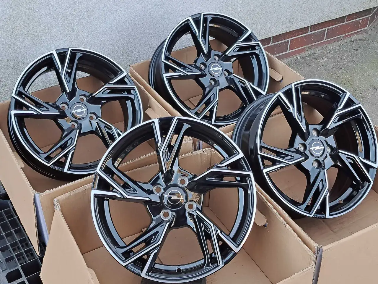 Felgi Opel Mokka: Jak dobrać idealne? Generacje A/X vs B!