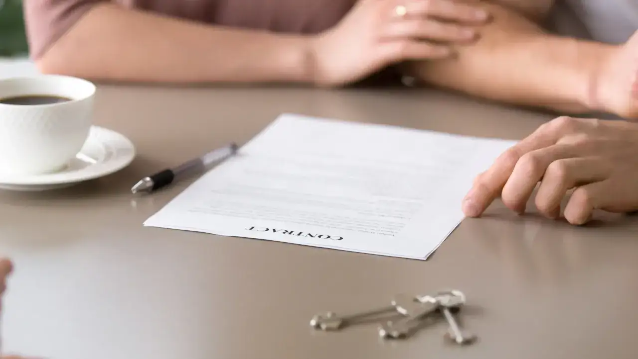 Pobieranie czynszu za wynajem: Jak uniknąć problemów i zabezpieczyć się?