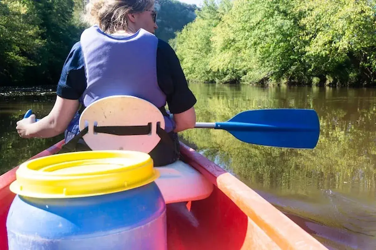 Czy można pływać kajakiem po Odrze? Sprawdź zasady i lokalizacje