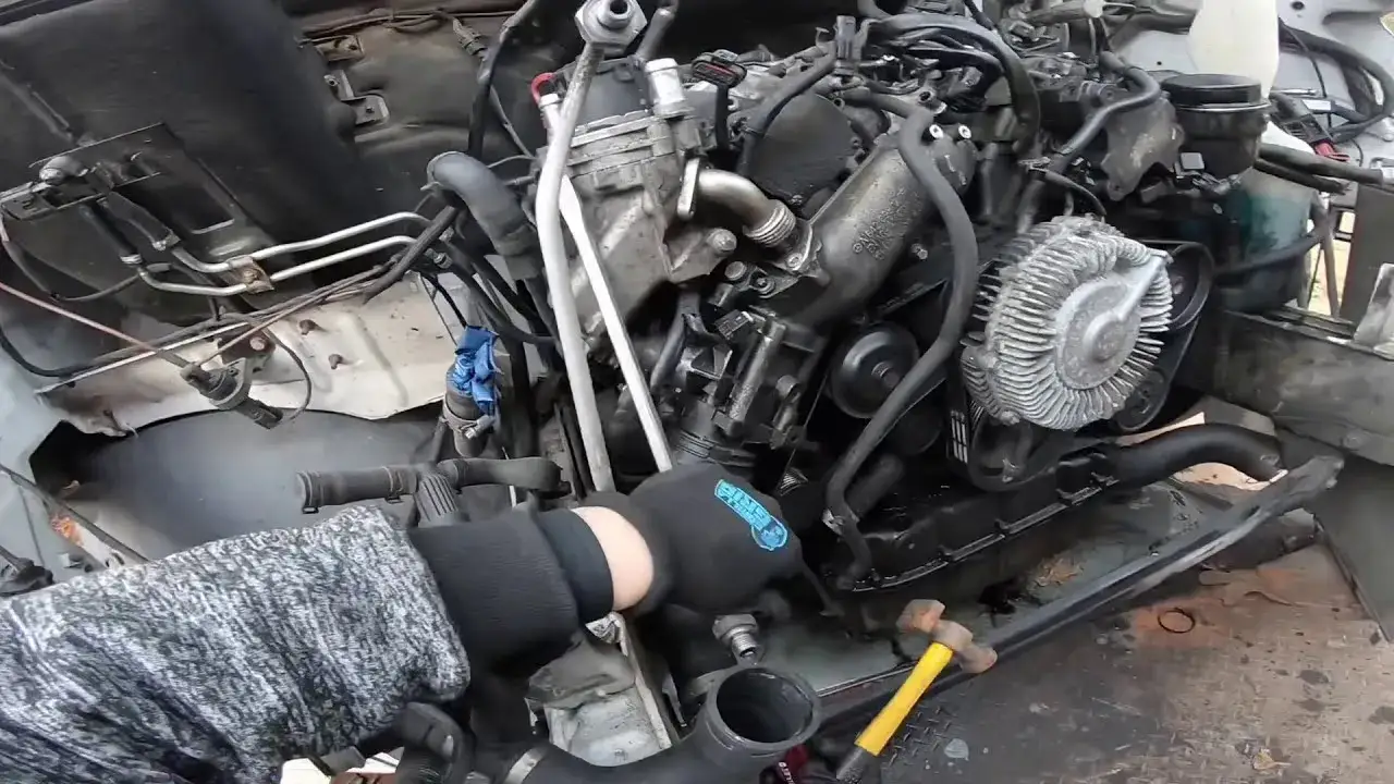 Gdzie jest zawór EGR w Mercedesie Sprinter? Oto co musisz wiedzieć