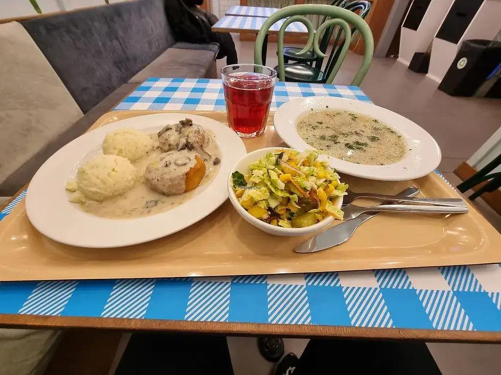 Gdzie zjeść tanio w wegetariańskim barze mlecznym w Warszawie?