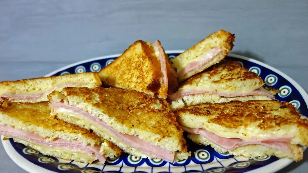 Jak zrobić tosta na patelni - prosty przepis na pyszne tosty