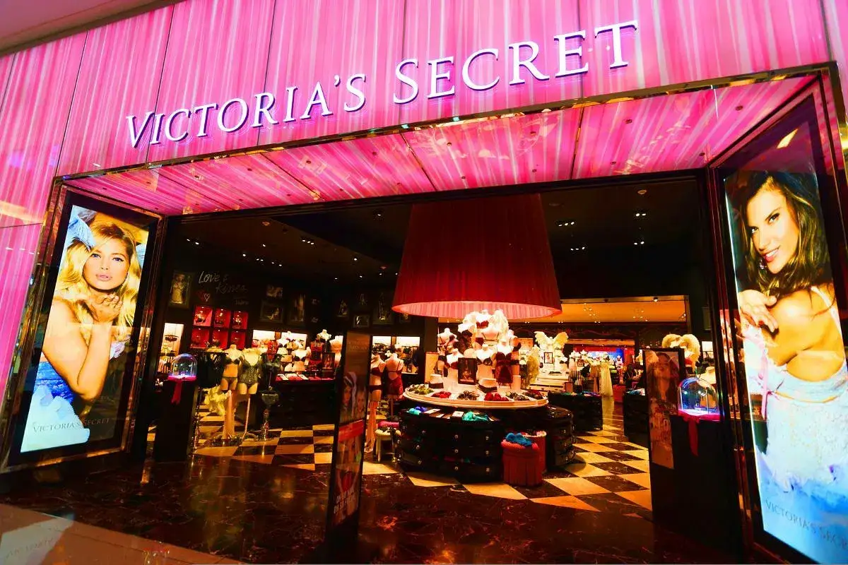 Mgiełki Victoria's Secret: Kiedy promocja? Kupuj najtaniej!