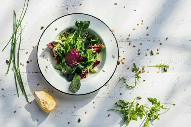 Insalate: Guida ai Tipi, Sapori e Benefici per Ogni Piatto