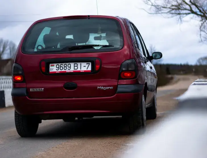 Pierwsze auto do 10 tys. zł: Ranking, porady i czego unikać